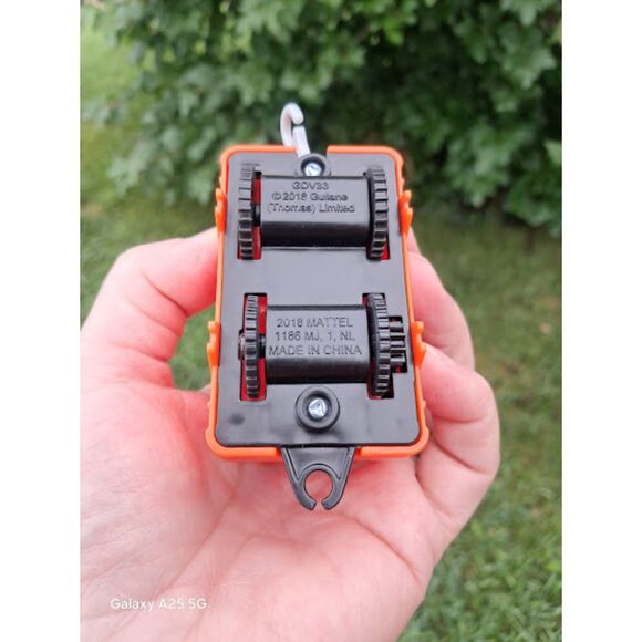 TOMY Trackmaster Thomas & Friends Train car GDV 33 Red  Turning Wheel - Picture 12 of 14